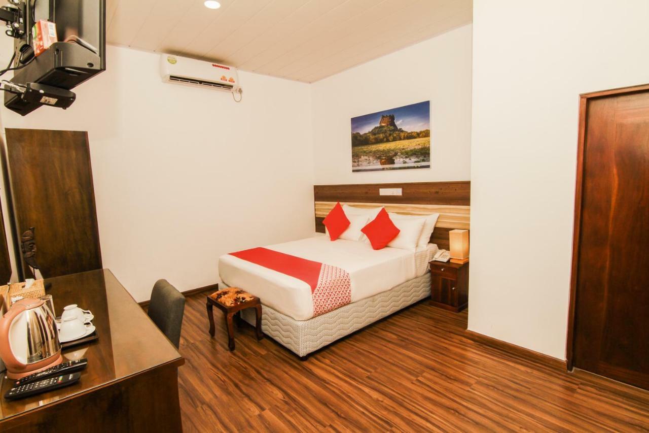 Clove Transit Hotel Kotugoda Экстерьер фото