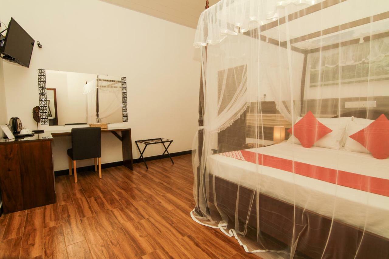 Clove Transit Hotel Kotugoda Экстерьер фото
